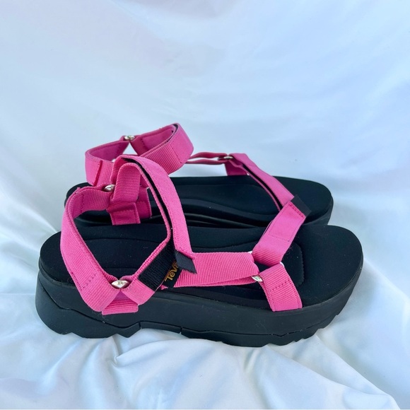 TEVA | JADITO UNIVERSAL PLATFORM CHUNKY TECH SANDAL IN FUCHSIA SIZE 8 - Picture 5 of 9
